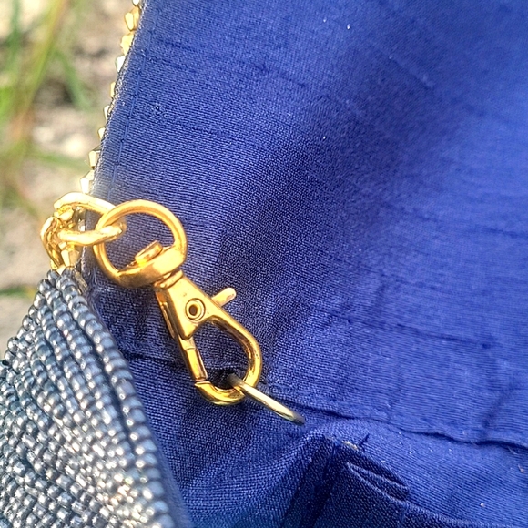 Mary frances disney snow white clutch crossbody - Picture 8 of 17